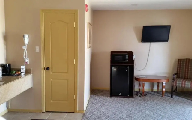 Lakeview Inn & Suites