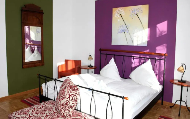 Quaint Apartment with Balcony in Bad Pyrmont near River