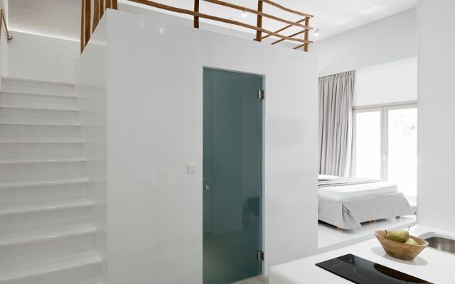 Arco Solium Suites Milos