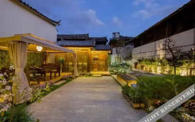Yinman·Courtyard Yushe Life Aesthetics Designer B&B (Lijiang Old Town Sifang Street)
