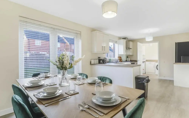 Spacious 5-bed Contractor House - Parking Wi-fi
