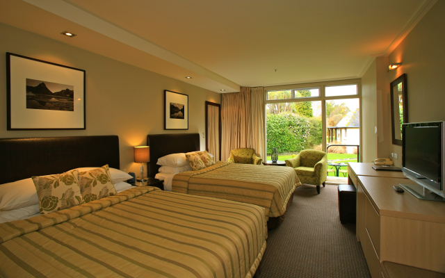 Distinction Te Anau Hotel And Villas