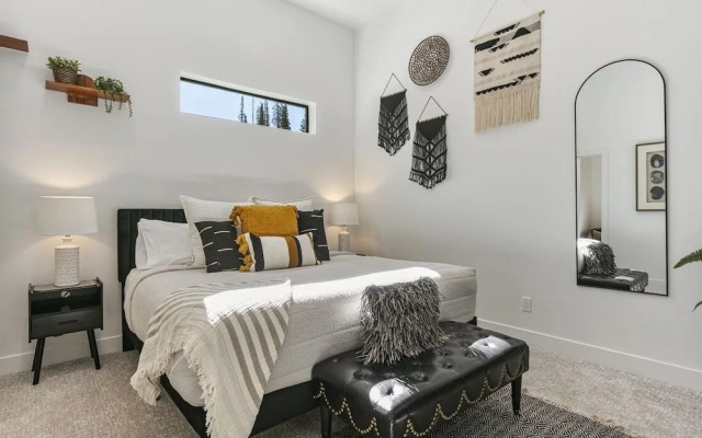 9005 - Mountain Estate #5 6 Bedroom Home