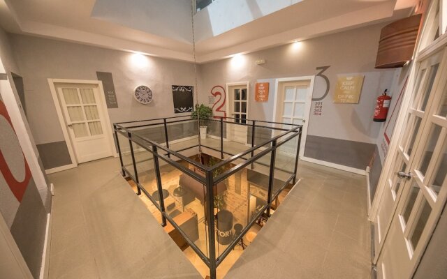 Factory Rooms Tarifa - Hostel