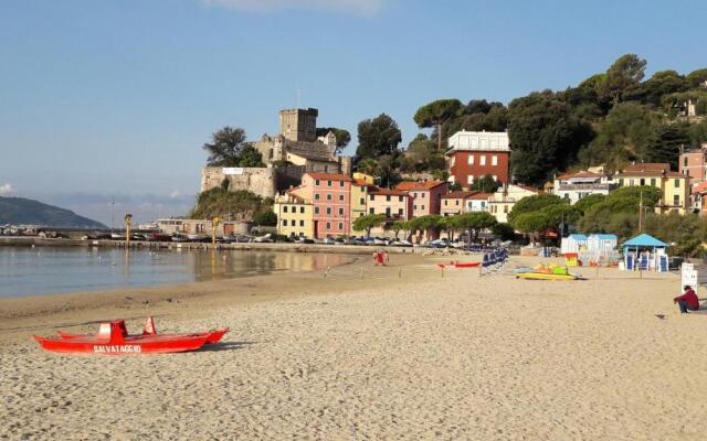 Mansard apart Alba - Sea 5 Terre-trekking-excursions-relax