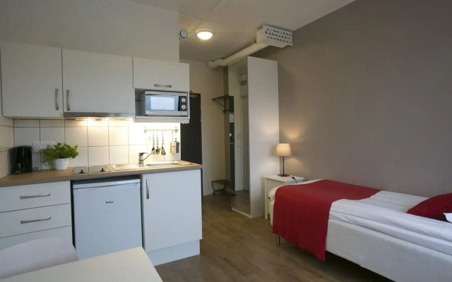 Part-Time Home Hotel Rotebro Station