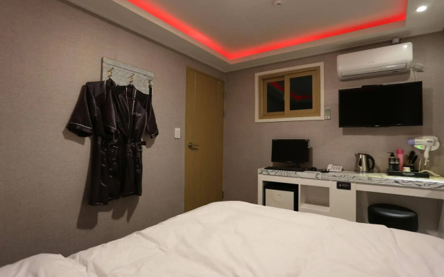 Top Hotel Myeongdong