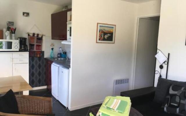 appartement proche mer avec jardin ensoleillé