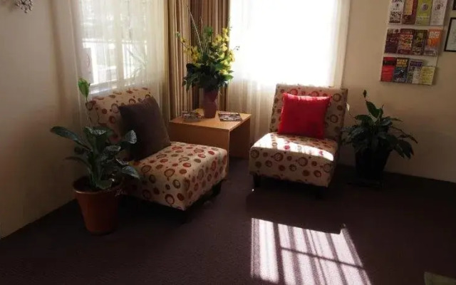 Golden Guitar Motor Inn