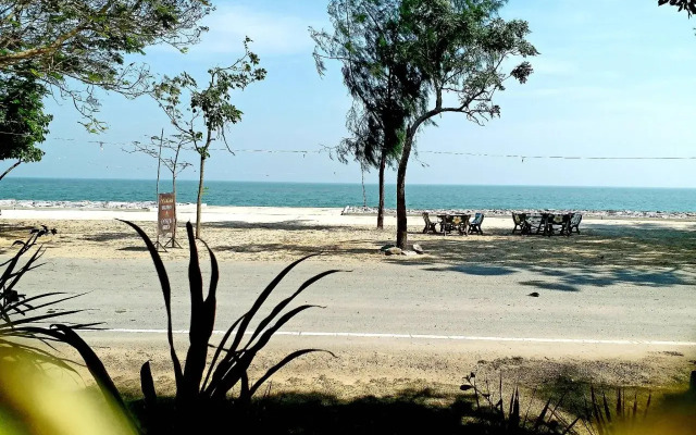 Pranmanee Beach Resort