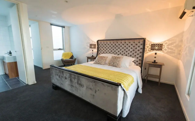 By Concierge - 'Daphne' DESIGNER Abode