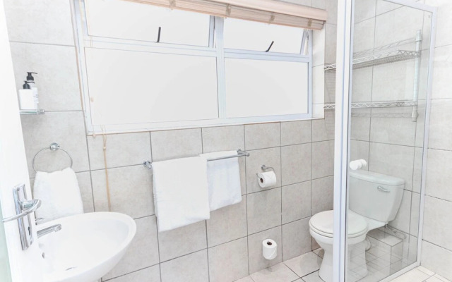 Mouille Point Studio Apartment With Stunning View