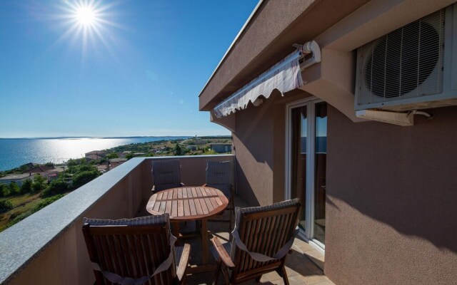 Beautiful Apartment in Razanac With 2 Bedrooms and Wifi