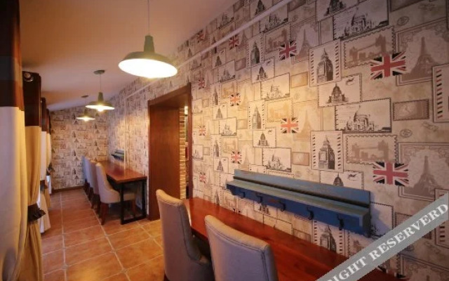 Yake Town Holiday Hotel (Changchun Qingnian Road CRRC Railcar Factory)
