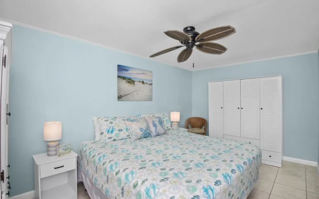 Crescent Shore 201