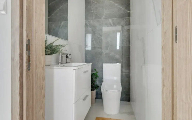 Sanders Palama - Cute 2-bdr Penthouse Apt