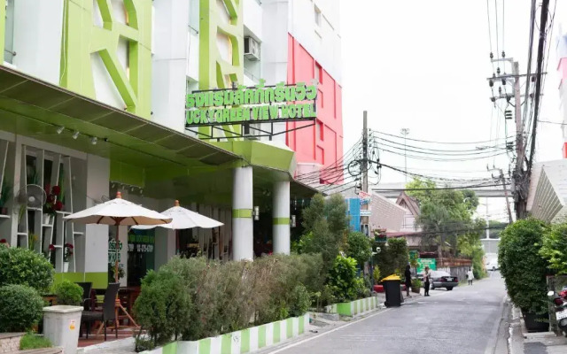 Lucky Green View