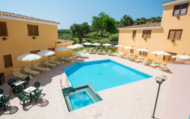 Cala Viola Residence con piscina