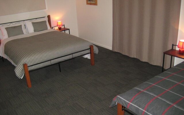Riverdell Park Accommodation Bed & Breakfast Chinchilla