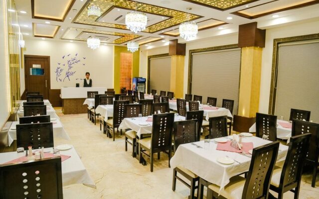 Hotel Taj Heights