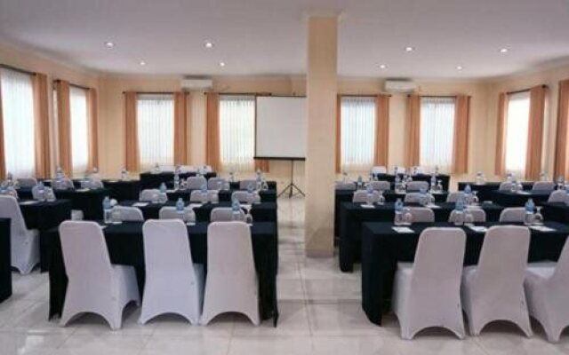 Dermaga Keluarga Hotel Sonosewu