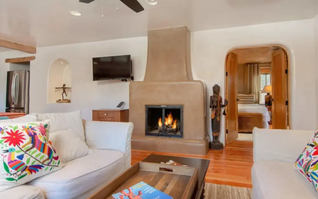 East Alameda - 3 Br Home