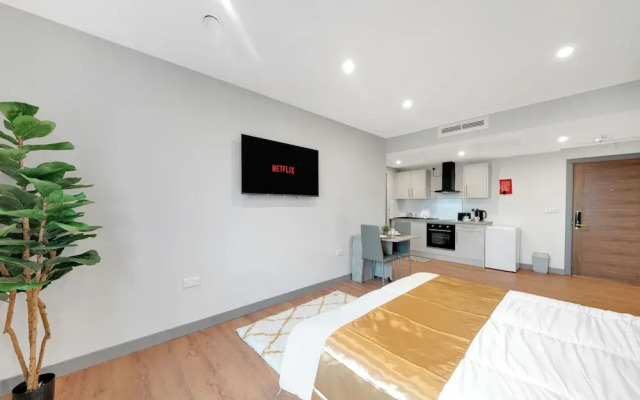 Studio Apartment in London - Ilford, East London