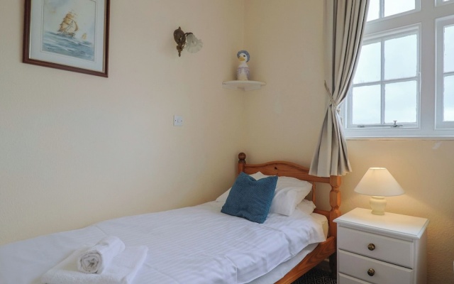 Flat F Bay House