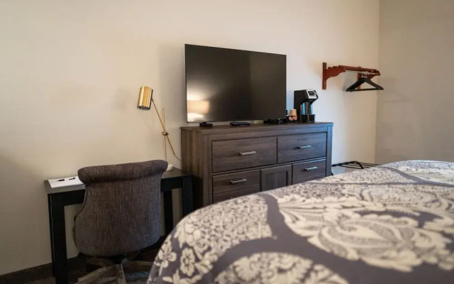 The Alonzo Ward Hotel