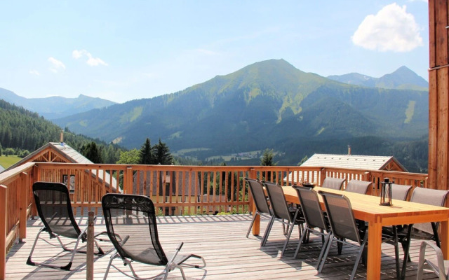 Luxurious Chalet in Hohentauern With Jacuzzi Near Lake