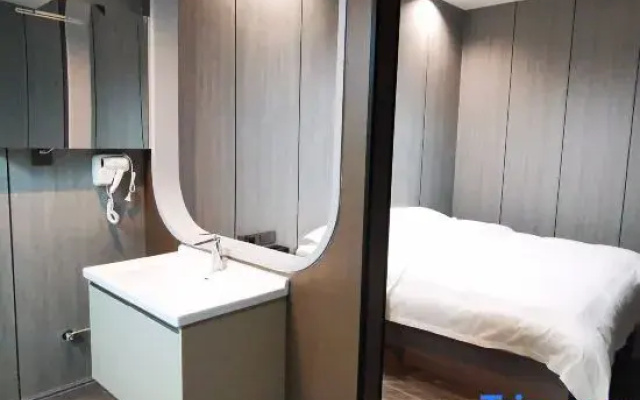 Yueyang Hotel (Wildlife Park Commercial Lane)