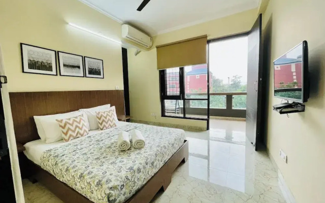 Olive Service Apartment-Golf Course Road