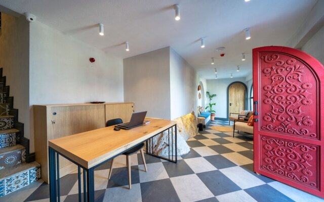 Reddoors Suites Sea View