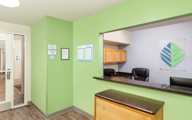 WoodSpring Suites Sioux Falls