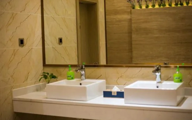 Shengyang Hotel – Bathroom – Yuxi