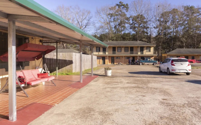 Hotel Brookhaven MS Hwy 51 North by OYO Rooms