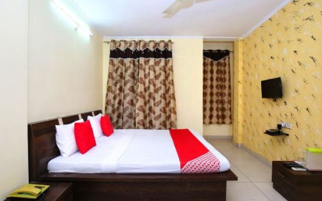 OYO 19765 Royal Guest House