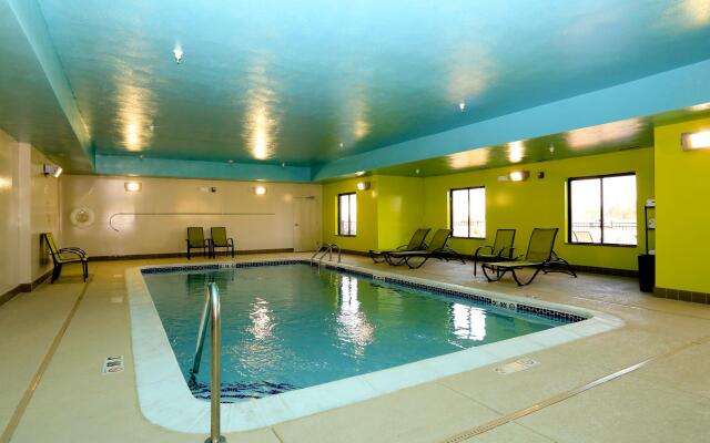Holiday Inn Express Hotel & Suites Marion Northeast by IHG