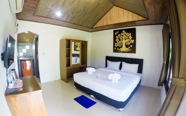Lanta Mermaid Beachfront Resort