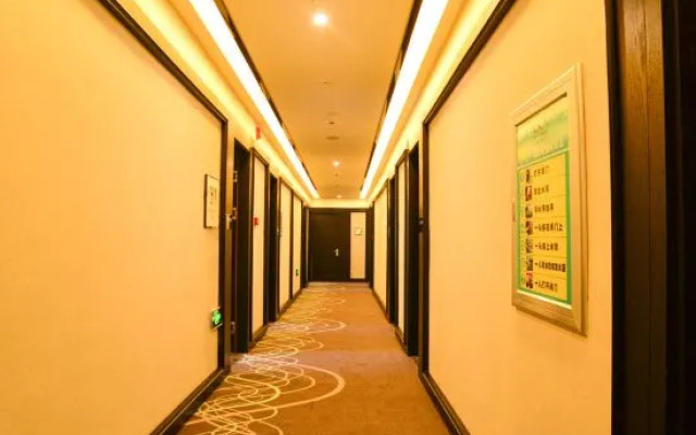 Xana Hotelle·Xinghua Passenger Terminal RT-Mart