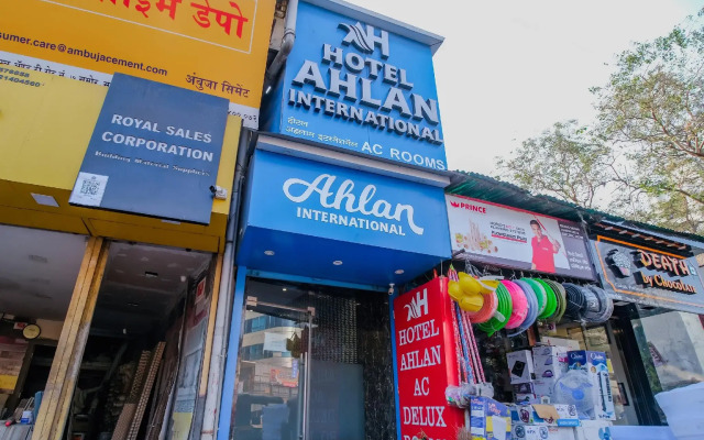 OYO 79617 Hotel Ahlan International