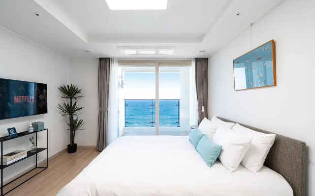 Urbanstay Sokcho Deungdae Beach