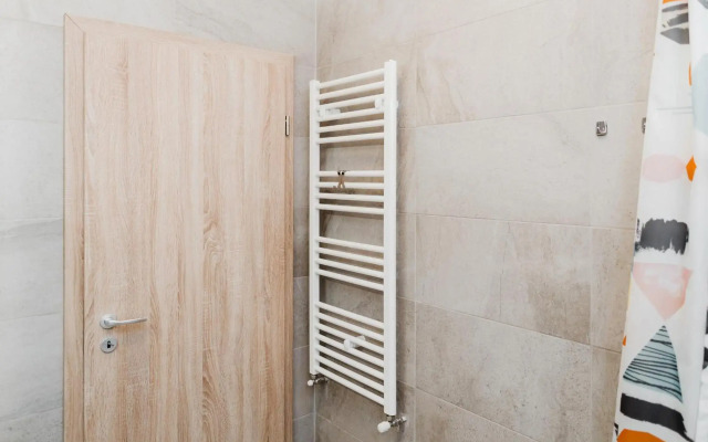 City view apartment with FREE parking