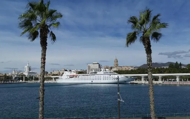 Encantador bajo en Málaga