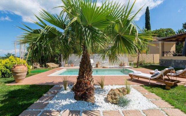 Villa Caramel