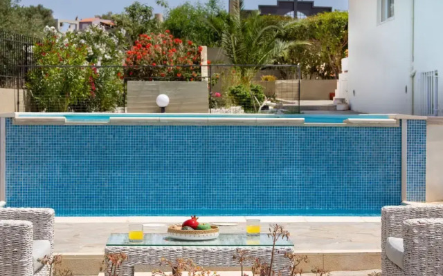 Villa Elihrisos-private Heated Pool Near the sea