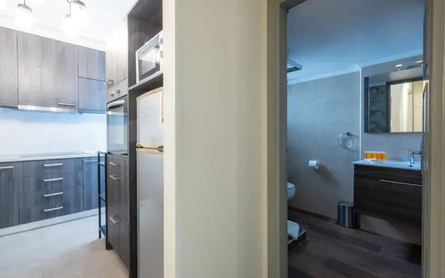 2-bedroom Retreat Just Steps From the Sea