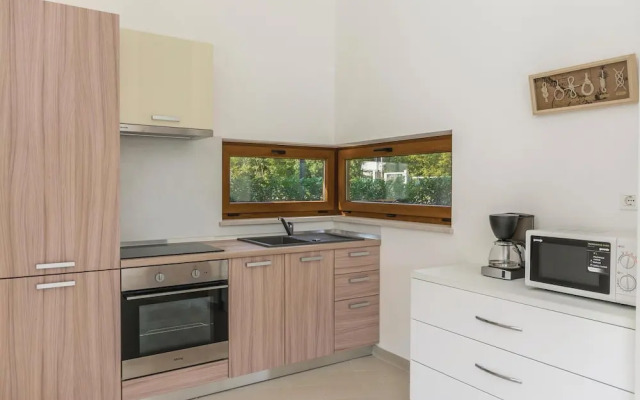 Amazing Home in Buici With Wifi and 4 Bedrooms