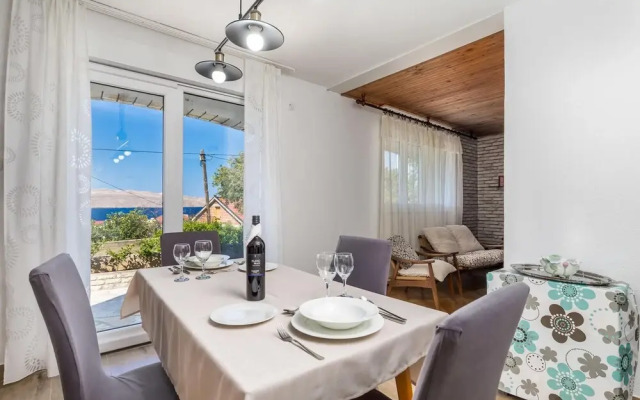 Nice Home in Karlobag With Wifi and 2 Bedrooms