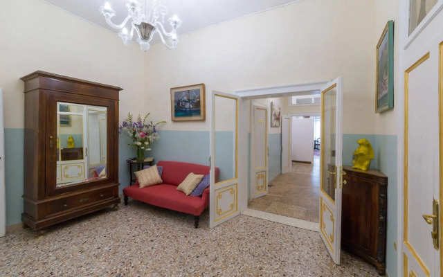 Friendly Venice Suites